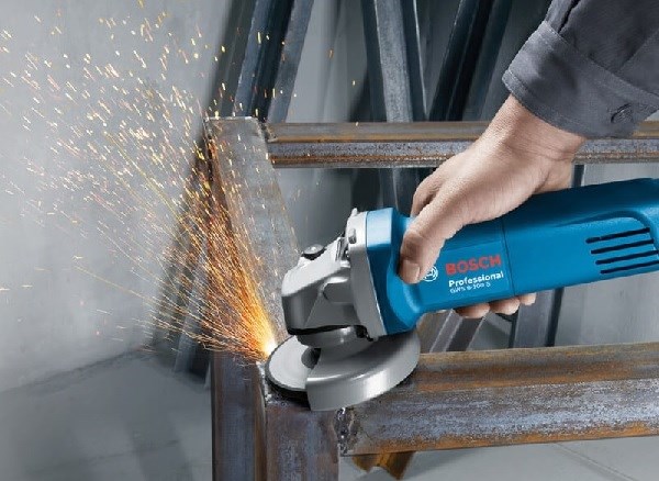 Máy mài góc có tốc độ không tải 11.000 vòng/phút