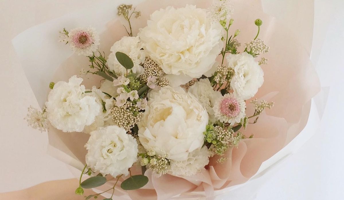 Một bó hoa tươi giúp bạn bày tỏ tấm lòng chân thành của mình với đối phương
