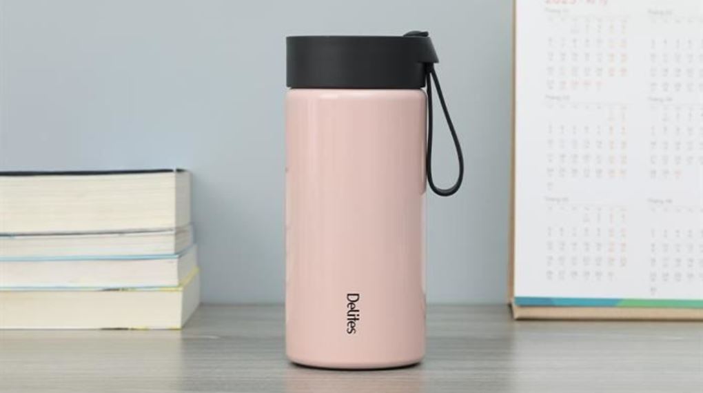 Bình giữ nhiệt Delites XB-24124 có thiết kế nhỏ gọn với gam màu hồng tươi sáng phù hợp sử dụng cho học sinh, sinh viên hoặc nhân viên văn phòng