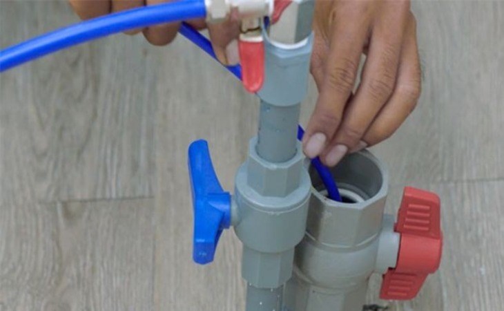 Đặt ống xả nước