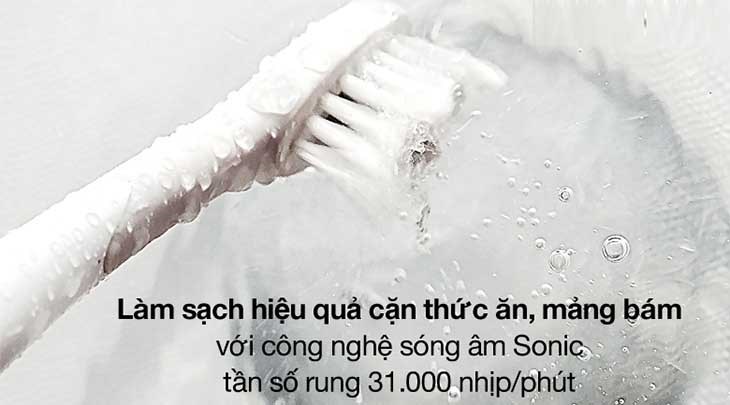 Bàn chải điện Halio Sonic Whitening Pro White được tích hợp hợp công nghệ sóng âm Sonic, giúp loại bỏ thức ăn thừa, mảng bám trên răng một cách dễ dàng