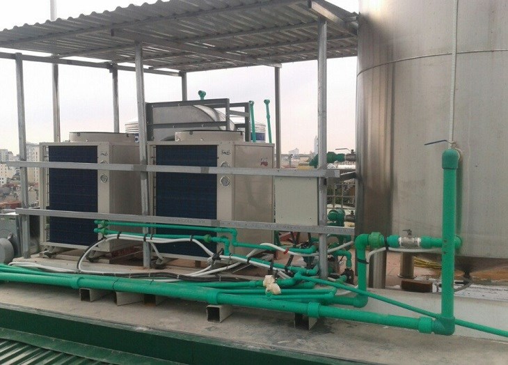 Trung tâm thương mại và sân golf có thể lắp đặt hệ thống nước nóng trung tâm để đáp ứng nhu cầu sử dụng lớn của nhiều người