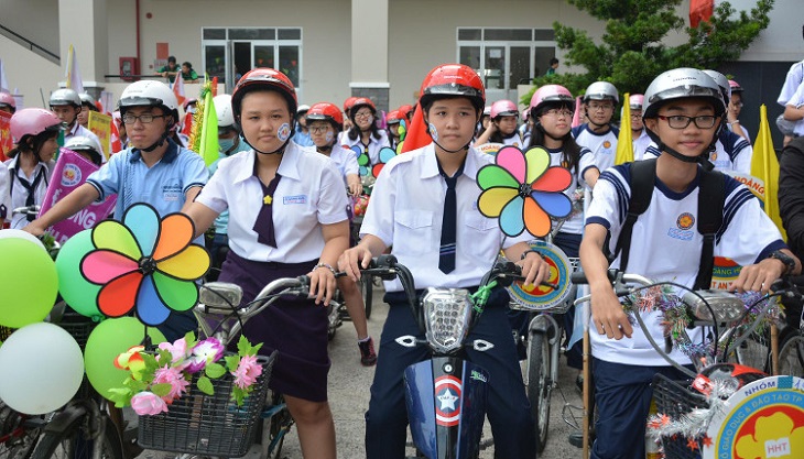 Học sinh đi xe đạp điện không cần giấy phép lái xe