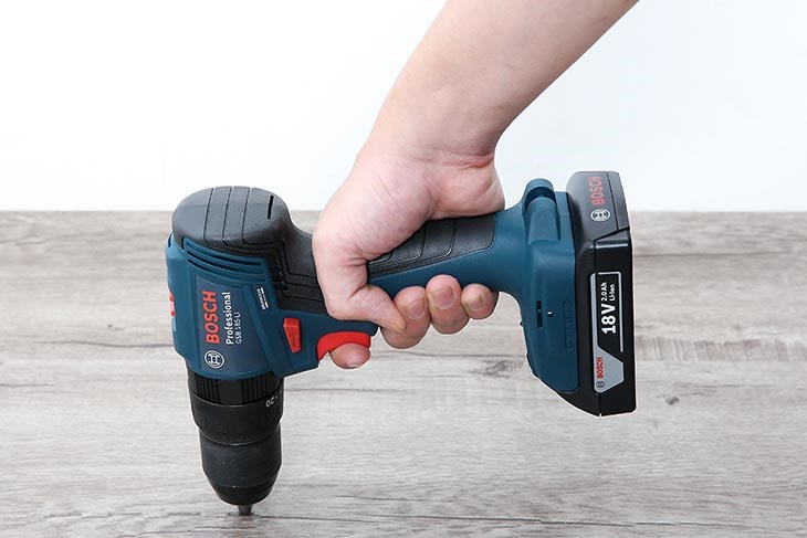 Bạn nên bảo quản máy khoan vặn vít pin Bosch GSB 185-LI 18V (1 pin, 1 sạc) nơi khô ráo, thoáng mát để tăng tuổi thọ sử dụng