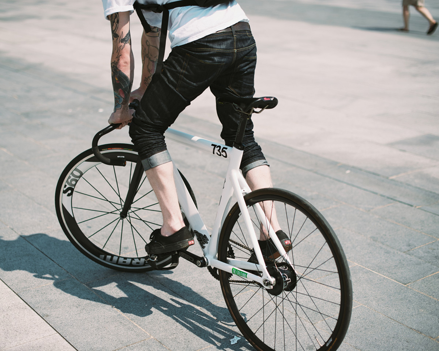 Không bao giờ ngừng đạp khi đi xe Fixed Gear
