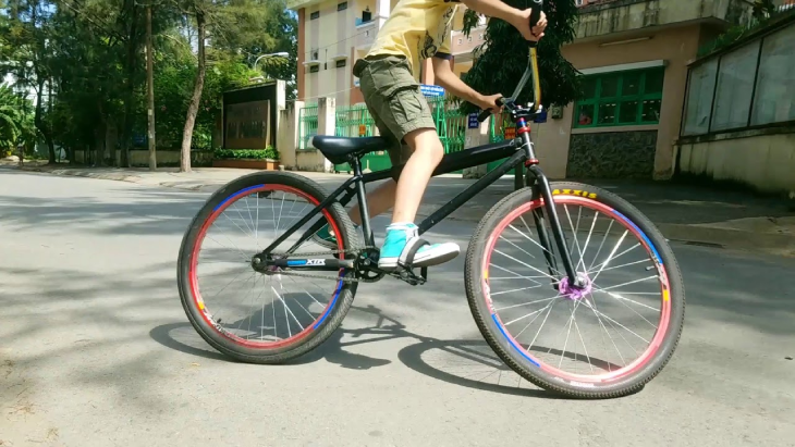 Nên bắt đầu đi xe đạp Fixed Gear với địa điểm an toàn, ít người, dễ đi
