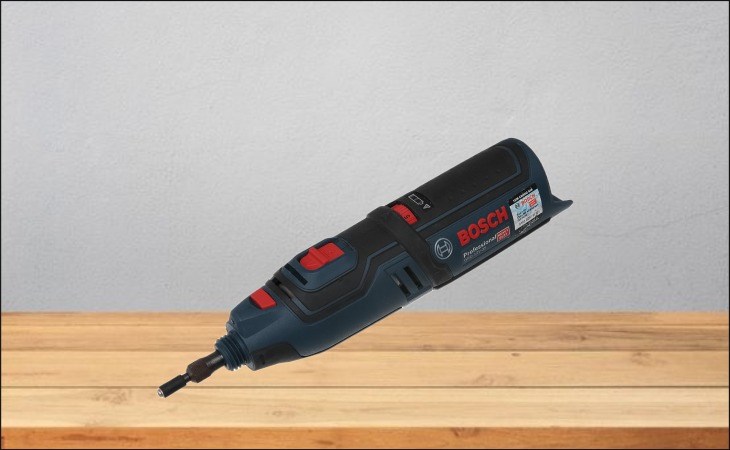 Máy cắt xoay đa năng Bosch GRO 12V-35 có thiết kế cầm tay nhỏ gọn, thao tác sử dụng đơn giản, dễ dàng