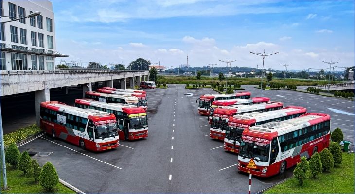 Bạn có thể lựa chọn dịch vụ trung chuyển từ bến xe Miền Đông cũ sang bến xe mới