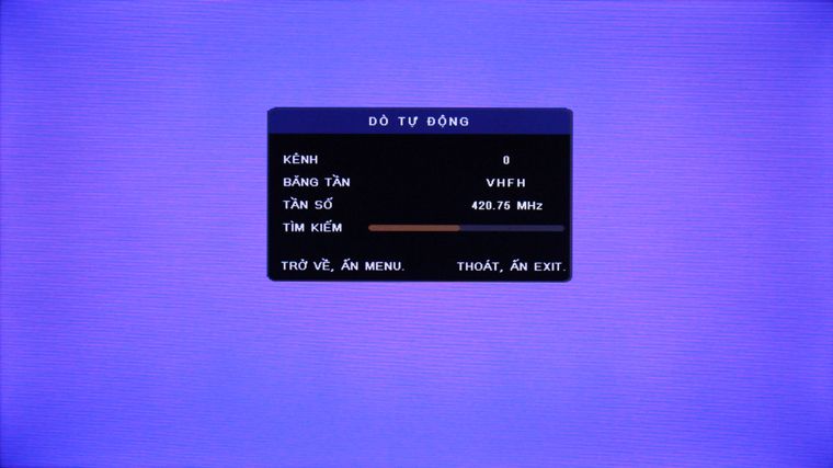 TV tiến hành dò kênh tự động