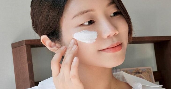 Chú ý cung cấp các dưỡng chất cần thiết sau chu trình nặn mụn để hạn chế kích ứng da