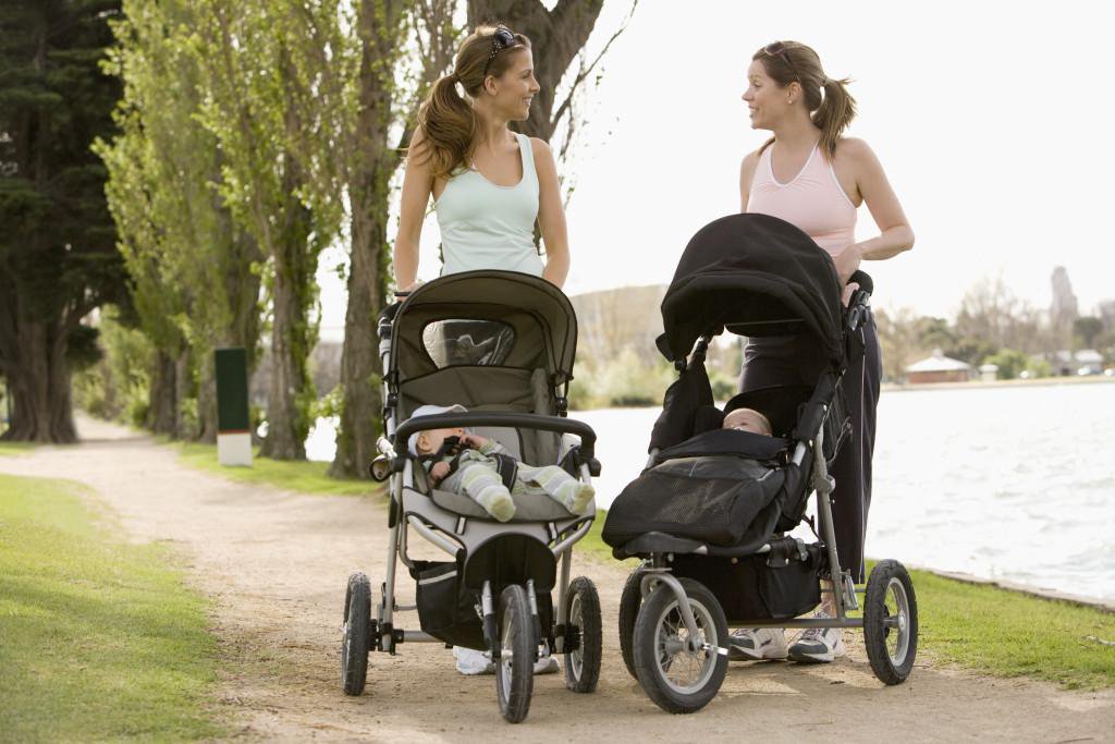 Những loại xe đẩy em bé đa chức năng, cũng có cách gấp tương tự các loại xe cơ bản