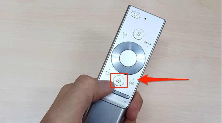 Vị trí nút Home biểu tượng ngôi nhà trên remote tivi Samsung