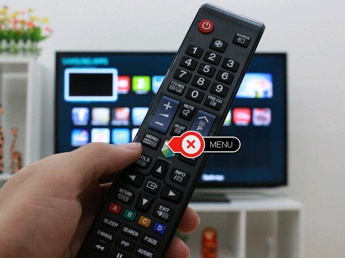 Chọn nút Menu trên remote
