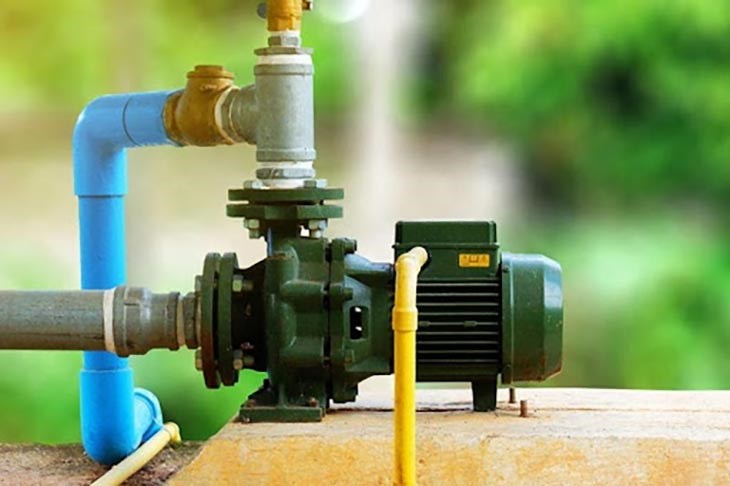Khởi động thử máy bơm giếng khoan