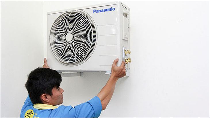 Bước 1: Lắp đặt dàn nóng
