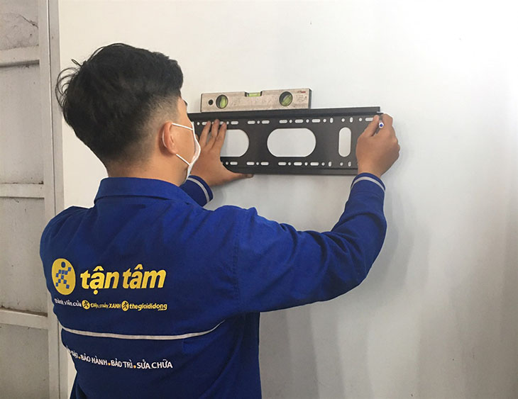 Bước 2: Lắp đặt dàn lạnh