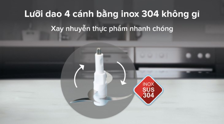 Máy xay thịt đa năng Bear QSJ-B03Y7 300W 2 lít được trang bị lưỡi dao kép 4 cánh bằng inox 304, hỗ trợ xay nhuyễn, mịn thực phẩm