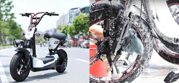 Bạn rửa xe điện với nước rửa chuyên dụng để bảo vệ xe