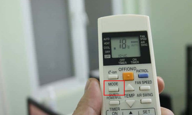 Nhấn nút MODE trên điều khiển để lựa chọn các chế độ phù hợp