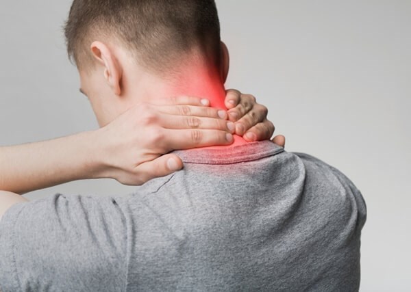 Sử dụng gối massage sai cách có thể làm tăng nguy cơ chấn thương cổ