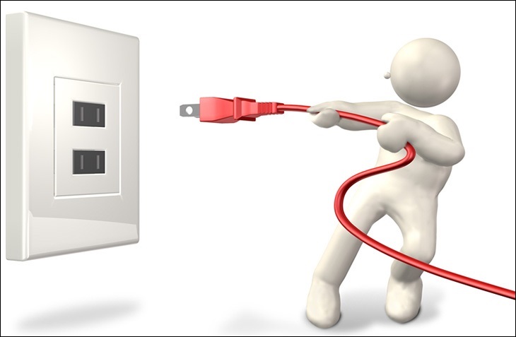 Không rút nguồn điện ngay sau khi tắt máy