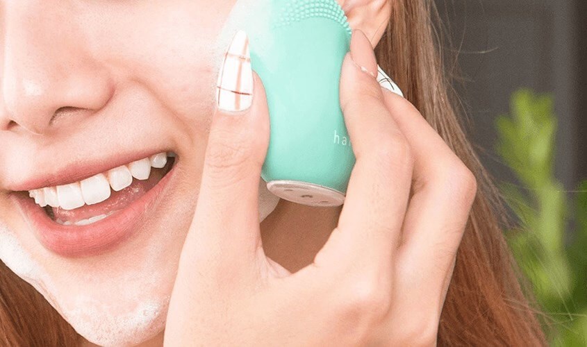 Rửa mặt sạch sâu và nhanh chóng với máy rửa mặt Halio Sweet Mint