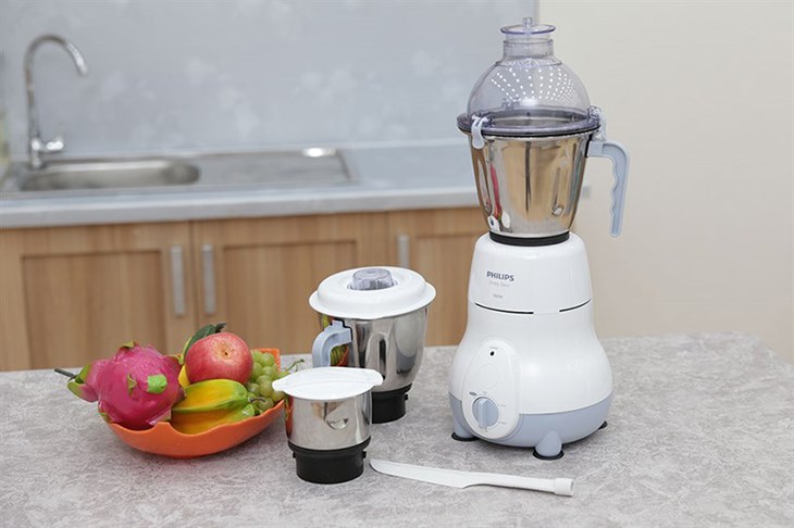 Rút phích cắm của máy xay đa năng Philips HL1643 ra khỏi ổ điện ngay sau khi hoàn thành xay