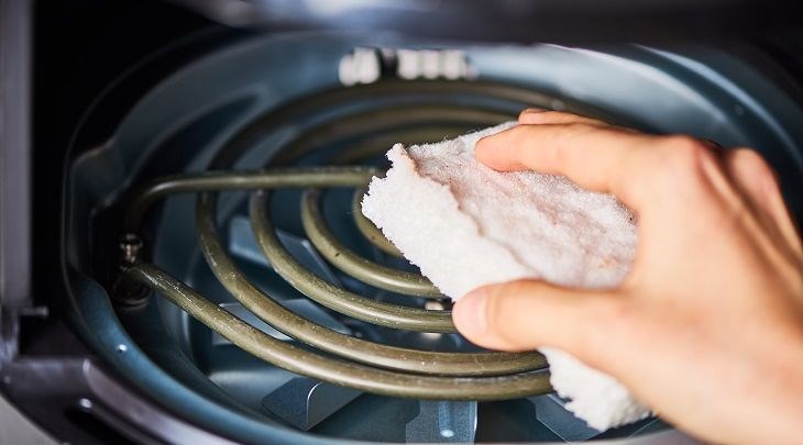 Cuối cùng dùng khăn mềm để làm sạch thanh đốt khi chúng đã nguội