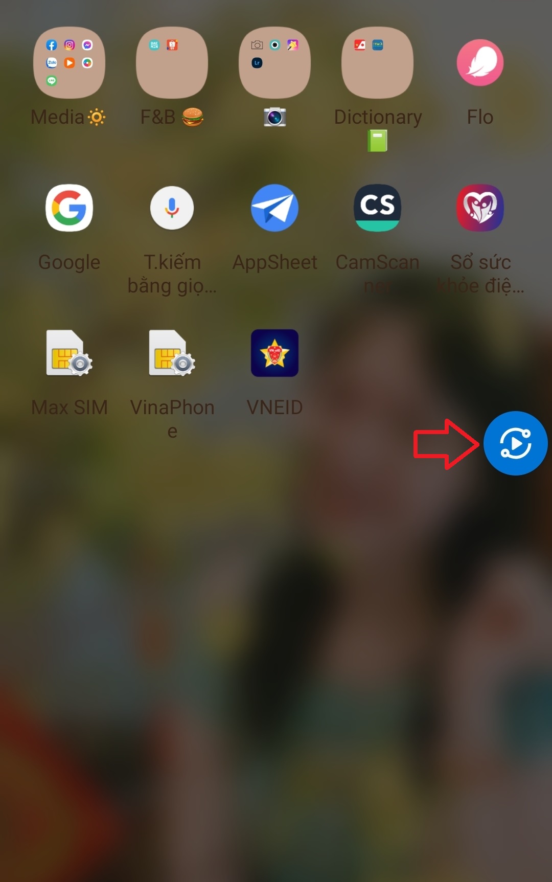 Đồng thời trên điện thoại xuất hiện biểu tượng Smart View bên phải màn hình