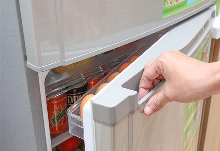 Thường xuyên kiểm tra cửa tủ lạnh