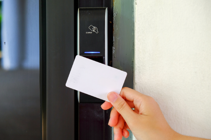 Cách mở khóa điện tử bằng thẻ từ