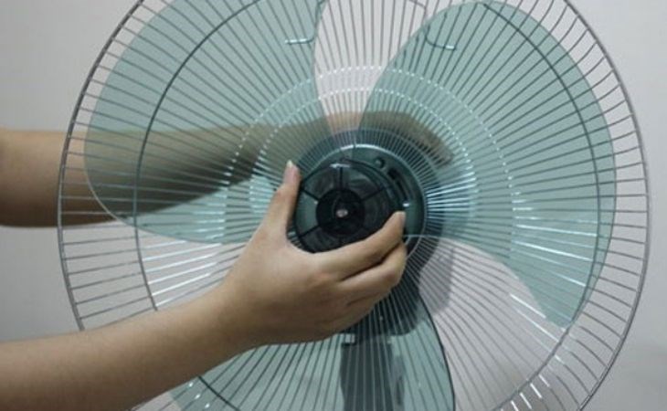 Quạt bị rung lắc mạnh gây phiền phức và nguy hiểm đến người dùng