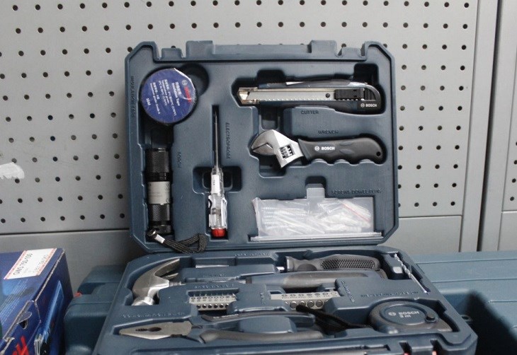 Bộ dụng cụ đa năng 66 món Bosch có đầy đủ các dụng cụ sửa chữa