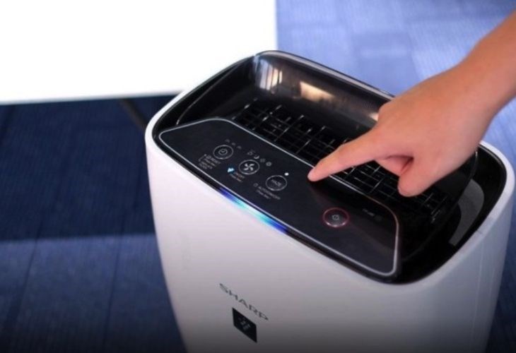 Cảm biến ô nhiễm trên máy lọc không khí Sharp FP-J40E-W 23W bị hỏng khiến đèn báo ô nhiễm không thay đổi màu sắc