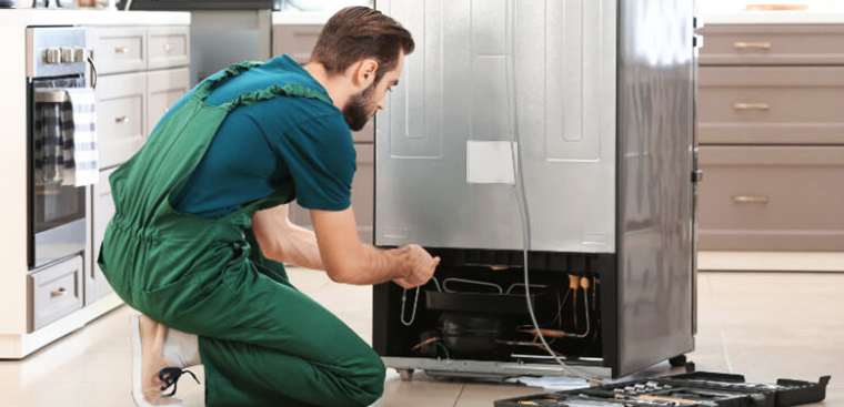Kiểm tra giàn nóng và giàn lạnh của tủ lạnh