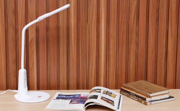 Đèn bàn học Điện Quang ĐQ LDL04 hiện đang được bán với giá 675.000 đồng tại Điện máy XANH (giá được cập nhật vào tháng 5/2025, có thể thay đổi theo thời gian)