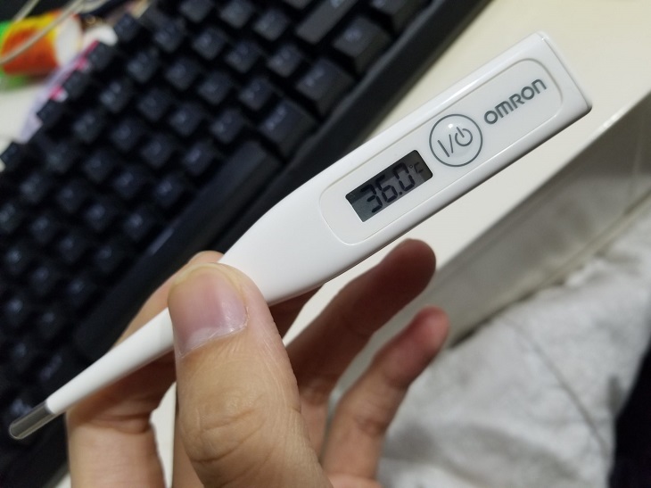Nhiệt kế Omron