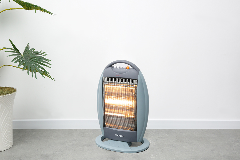 Máy sưởi Halogen Rapido RHH-1600M hoạt động với công suất lớn giúp sưởi ấm hiệu quả vào những ngày trời lạnh.