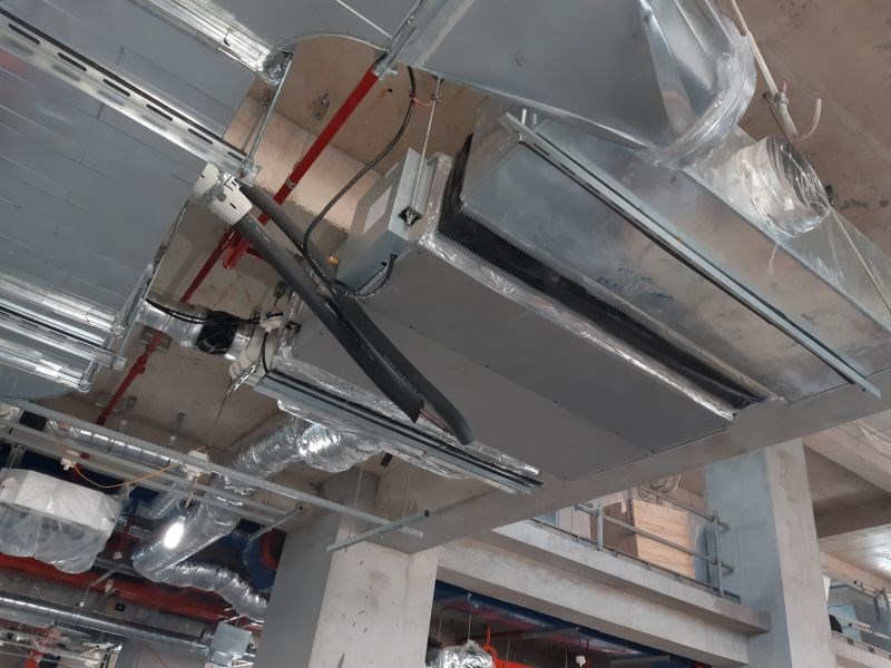 Dàn nóng của máy lạnh âm trần nối ống gió cần phải được giải nhiệt tốt.