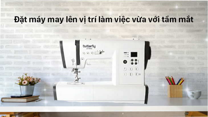 Để vị trí máy phù hợp với tầm mắt