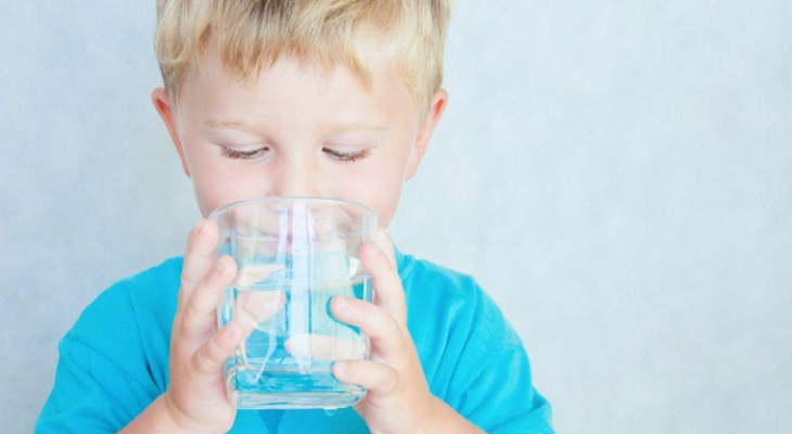 Trẻ em có uống được nước ion kiềm không?