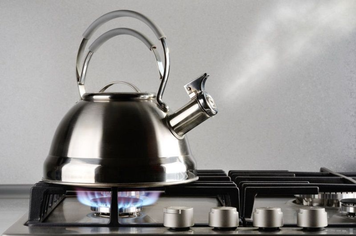 Vì sao nước kiềm không nên đun sôi?