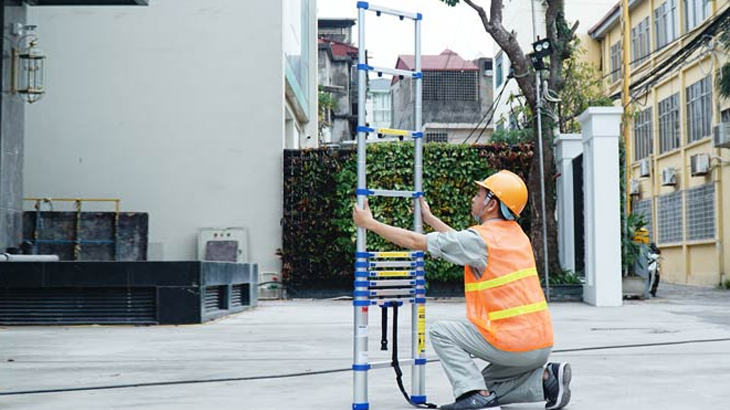 Cách sử dụng thang rút đơn