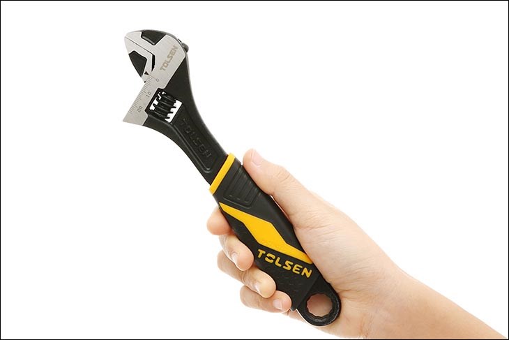 Mỏ lết cán nhựa đen Tolsen 27 mm 15309 cứng cáp, chống gỉ sét hiệu quả nhờ chất liệu được làm từ kim loại