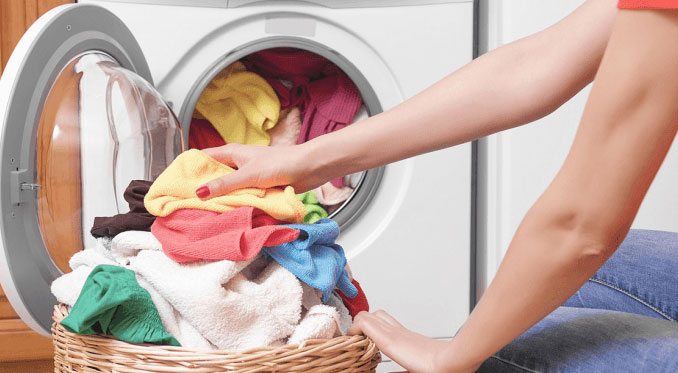 Khi máy giặt không cấp hoặc không xả nước, bạn nên kiểm tra ngay vòi nước, ống dẫn và bộ lọc xem có bị tắc nghẽn không