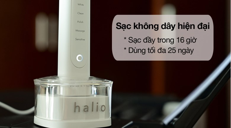 Bàn chải điện Halio Sonic Whitening Electric Toothbrush PRO được tích hợp công nghệ sạc không dây giúp sạc dễ dàng, an toàn