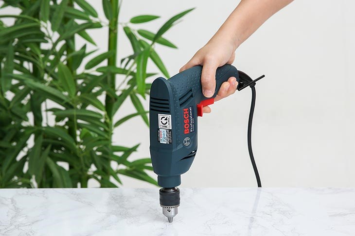 Công nghệ Constant Speed trên máy khoan điện Bosch GBM 320 320W giúp điều chỉnh tốc độ điện tử đáp ứng tốt nhu cầu