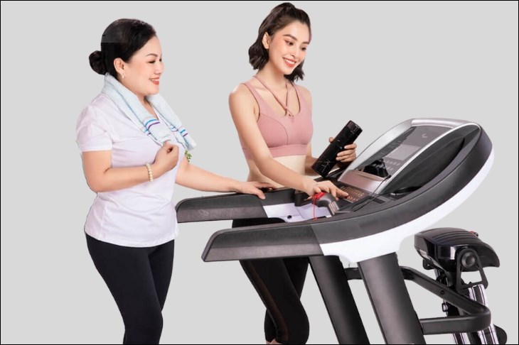 Khóa an toàn giúp bạn khởi động bảng điều khiển và lựa chọn chế độ tập luyện thích hợp