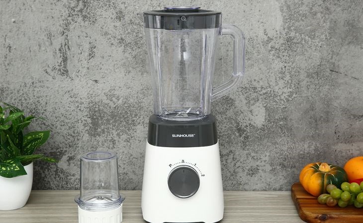 Máy xay sinh tố Sunhouse SHD5114 có chiều cao 38.2cm - ngang 17.8cm - sâu 15cm - nặng 1.6kg, đáp ứng nhu cầu xay thực phẩm trong gia đình hằng ngày