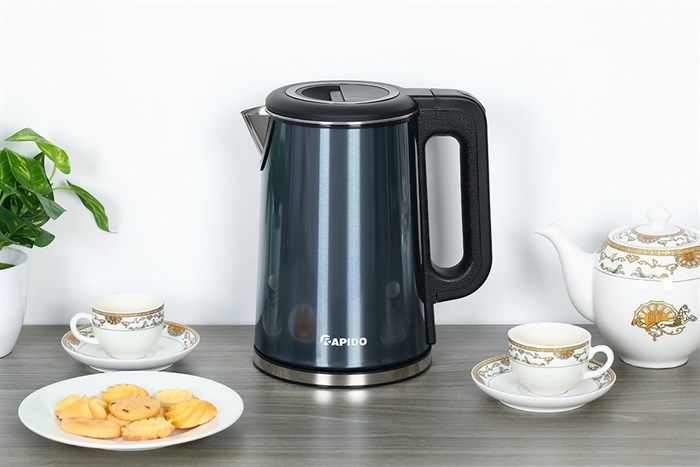 Bình đun siêu tốc Rapido 1.7 lít RK1717 có dung tích 1.7 lít, đáp ứng tốt nhu cầu đun nước nóng cho cả gia đình sử dụng pha trà, cà phê, nấu mì,...